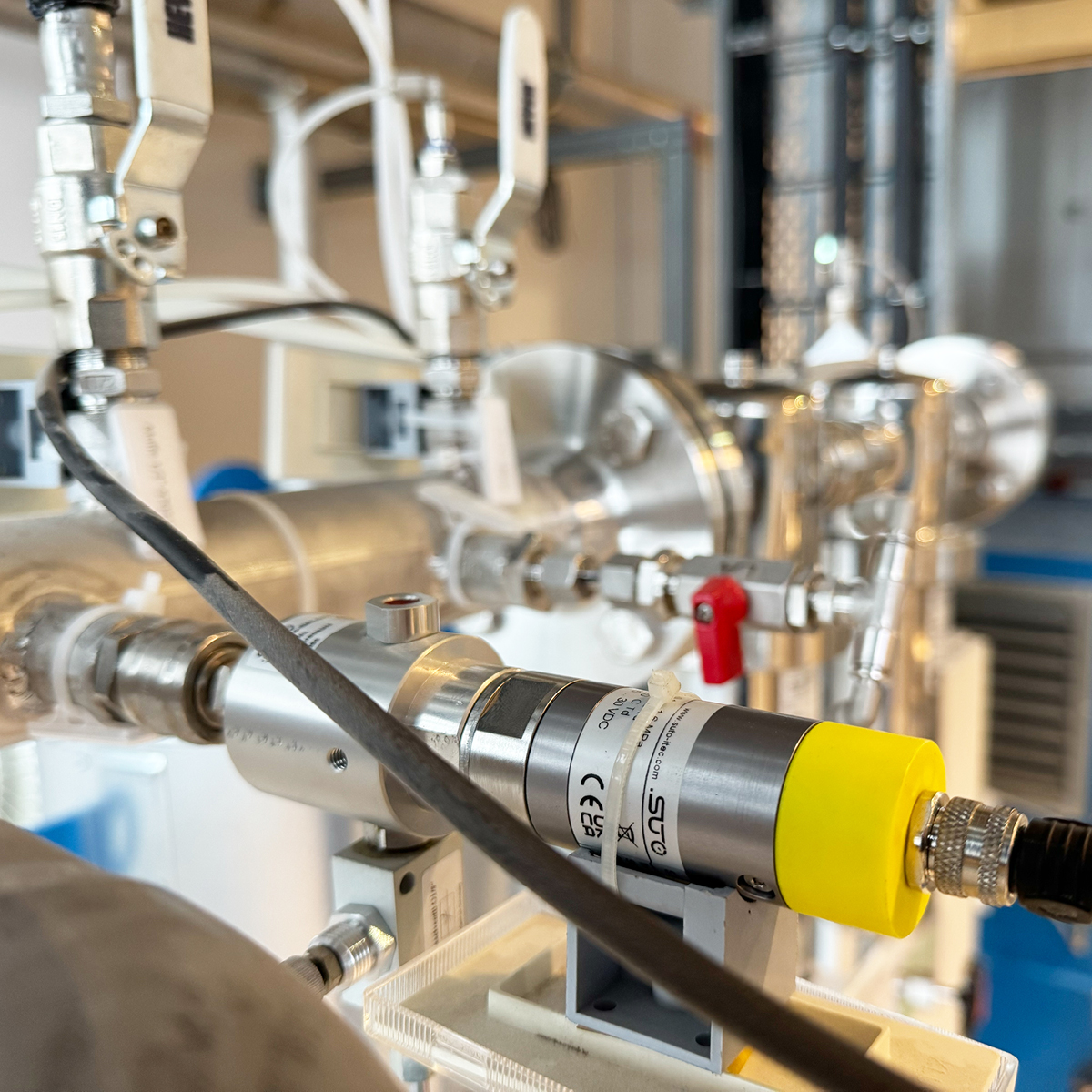 Dew point sensor S211 / S215 / S220 for precise moisture monitoring in compressed air systems