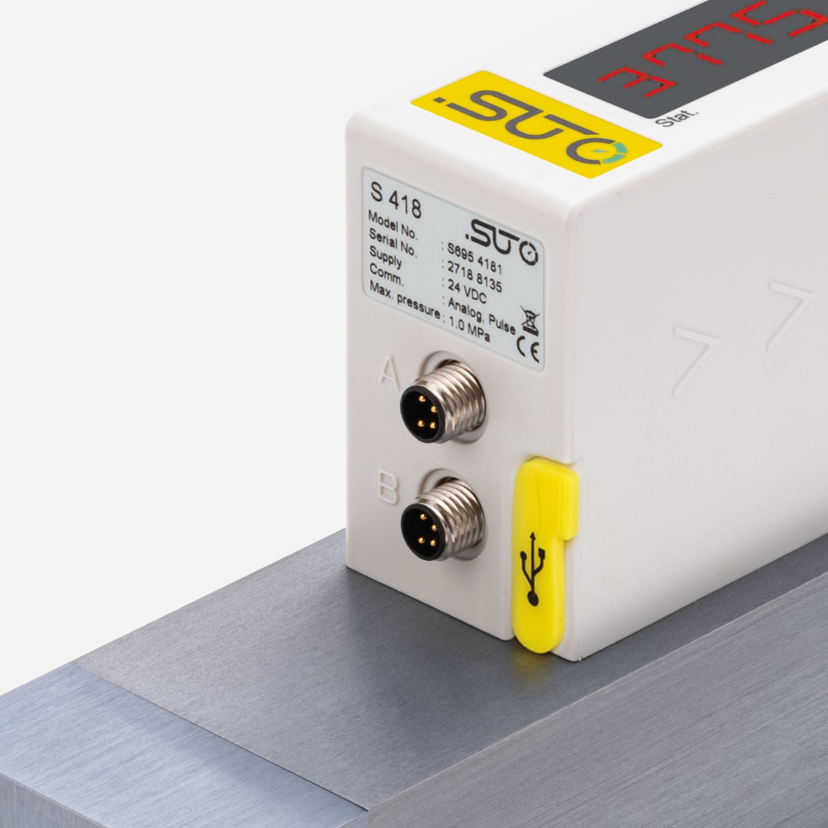 Compact S418-V design with integrated display, ideal for installation at points of use and local monitoring.